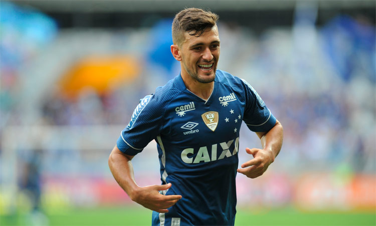 Com 138 jogos, De Arrascaeta se tornou o segundo estrangeiro que mais vestiu a camisa do Cruzeiro