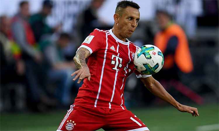 Rafinha pretende deixar o Bayern de Munique em janeiro para retornar ao Brasil e ficar perto das filhas
