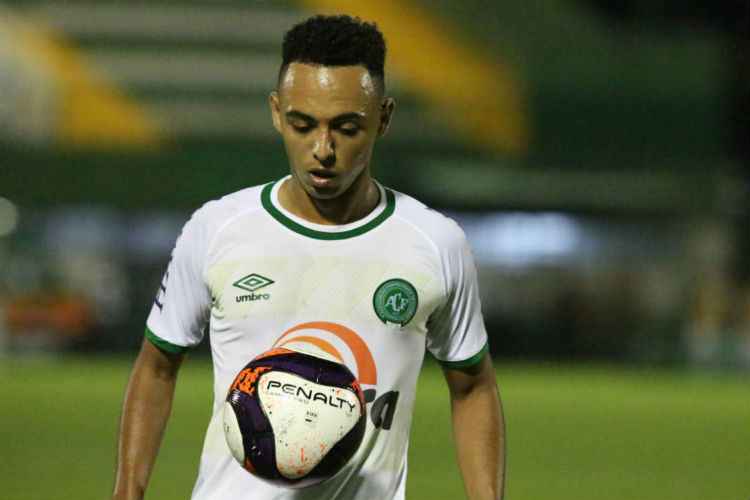 Dodô tem contato apenas até o final da temporada com a Chapecoense e não deve ficar no clube