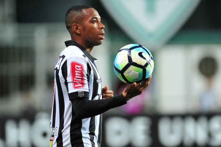 Robinho é acusado de participar de um ato de violência sexual coletivo contra uma jovem albanesa