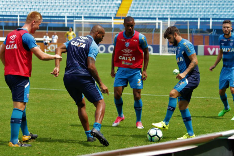Avaí vem de um resultado positivo sobre o Palmeiras, na última rodada
