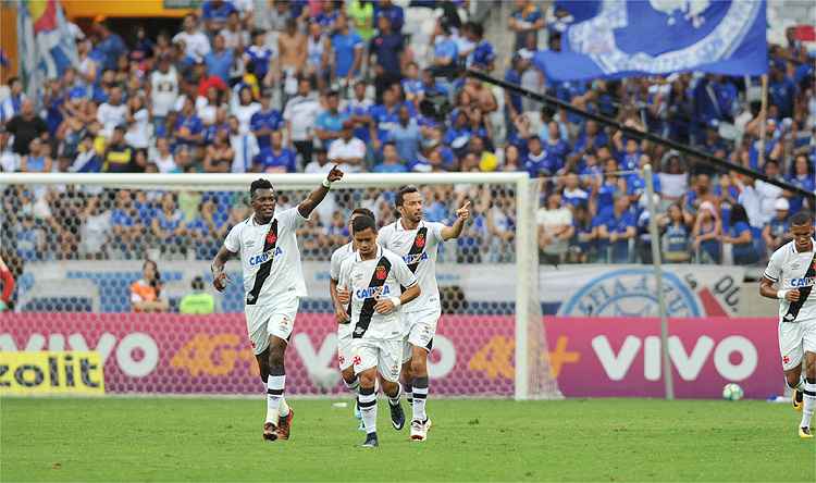 Gol do Vasco foi marcado pelo zagueiro Paulão, ex-Cruzeiro, aos 20 minutos do primeiro tempo