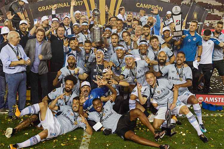 Festa do tri na Fortaleza: Grêmio encurta vantagem dos argentinos sobre os brasileiros na Libertadores