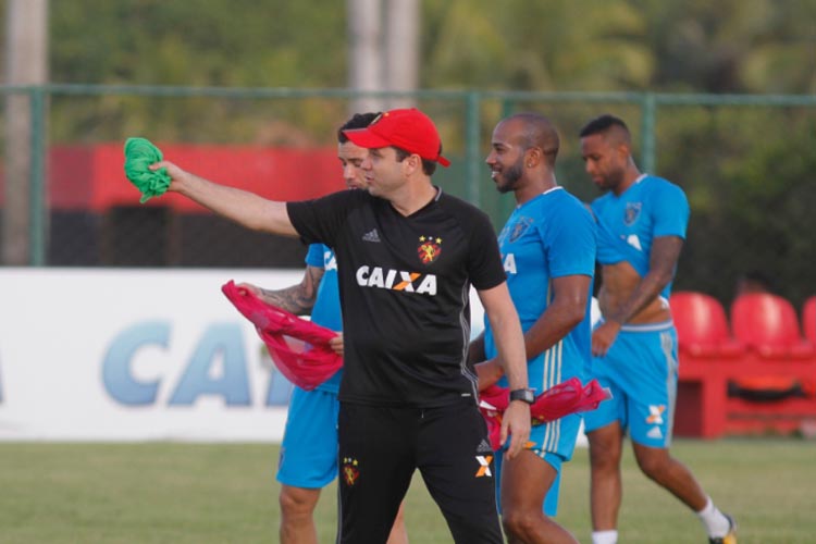 Daniel Paulista irá repetir a escalação do Sport pelo quarto jogo consecutivo diante do Corinthians