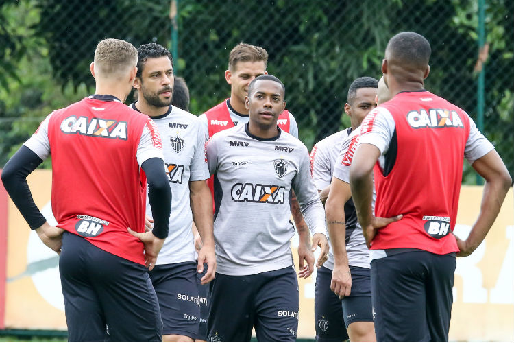 A vez das estrelas: Fred e Robinho são as principais esperanças ofensivas do Atlético contra o Grêmio