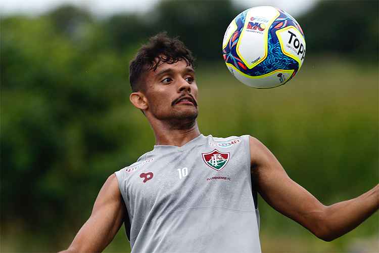 Meia-atacante Gustavo Scarpa, do Fluminense, está na mira do Cruzeiro para a próxima temporada