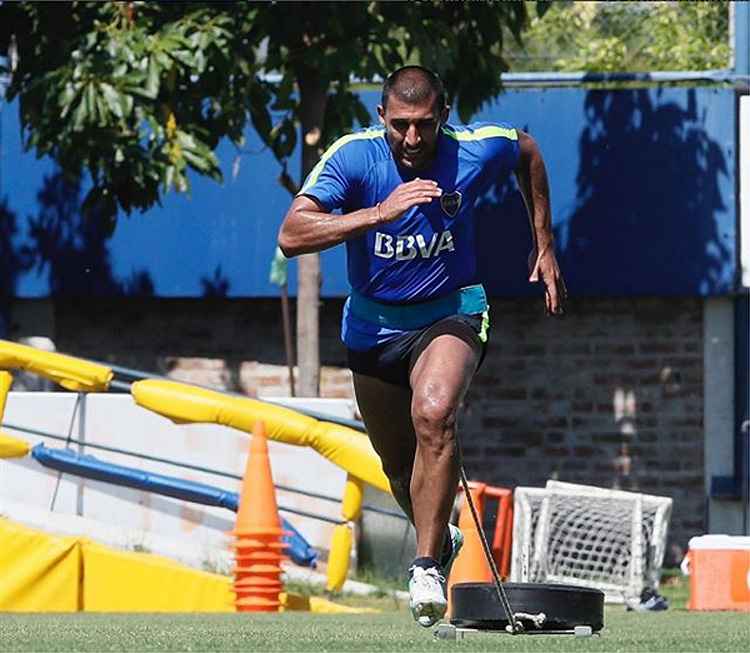 A partir de janeiro, Ábila terá a missão de substituir no Boca Juniors o artilheiro Benedetto