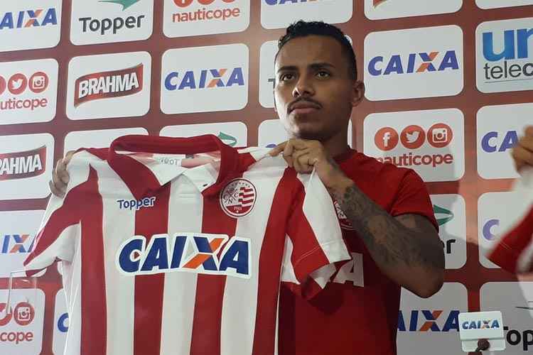 Fernandinho: "O que passou, passou. Graças a Deus o Náutico abriu as portas para mim"
