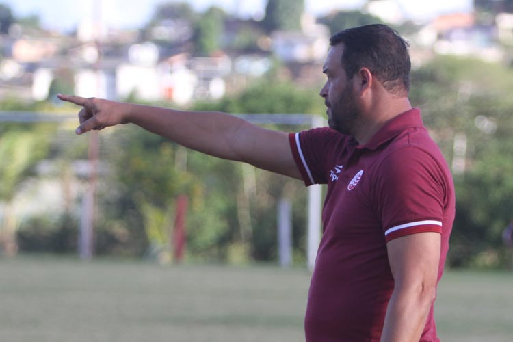 "É uma aceleração de pré-temporada muito grande para poder encaixar", pontua o treinador