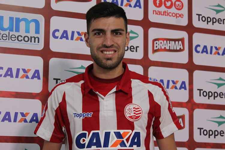 "Acho até o dia 8 vou estar pronto para jogar. Vou deixar na mão do treinador", disse Thiago Ennes