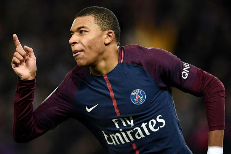 Atacante afirmou que recebeu oferta do Real Madrid, mas preferiu não aceitar o convite merengue