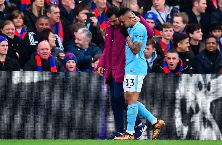 Gabriel Jesus jogou somente 23 minutos da parteda entre Manchester City e Crystal Palace, e saiu chorando