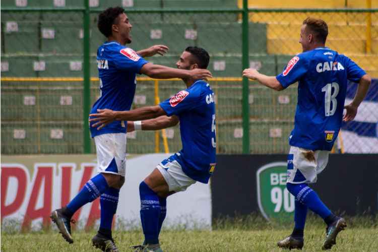 Cruzeiro bateu o Paraná e vai à próxima fase da competição