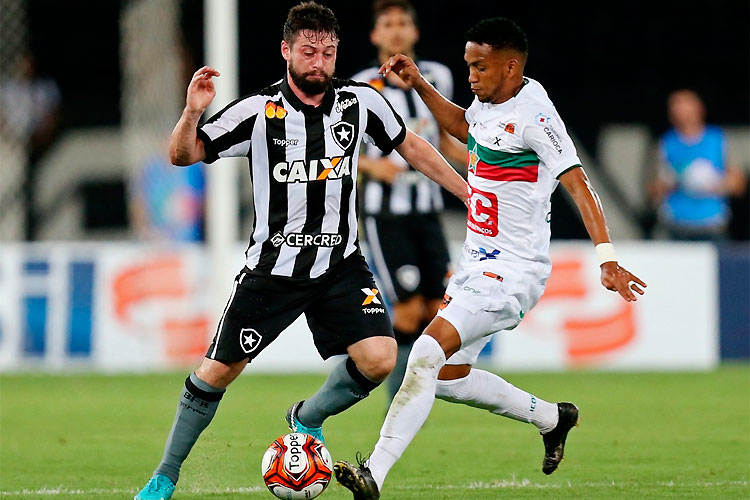 Em casa, Botafogo levou susto e saiu perdendo por 2 a 0, mas buscou empate e evitou vexame ainda pior
