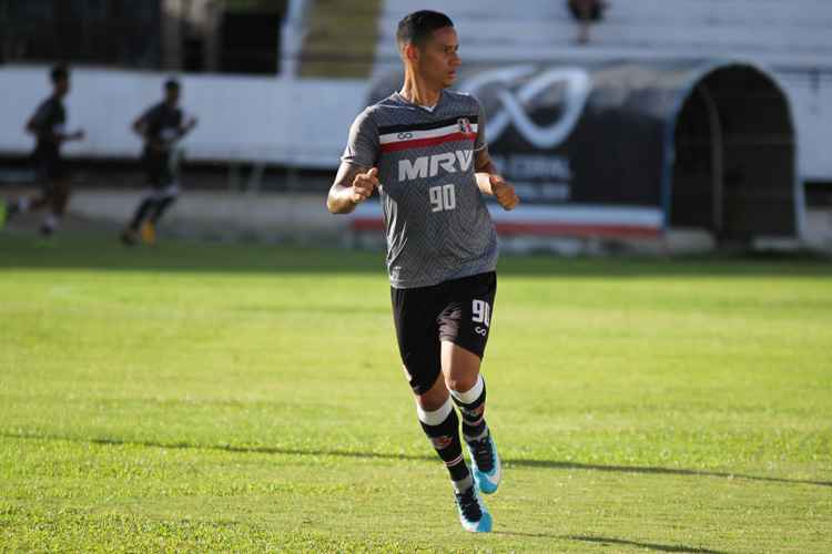 Com apenas 20 anos, Luiz Otávio chega ao Santa Cruz em busca de uma oportunidade