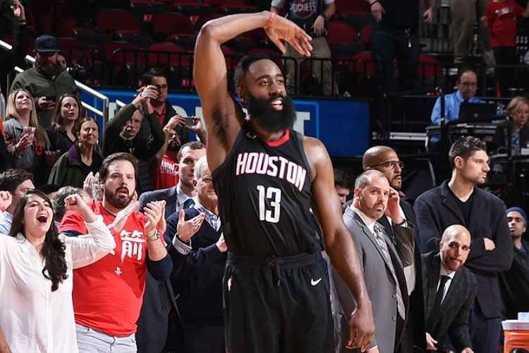 James Harden tem atuação de gala em vitória que garante liderança do Rockets na NBA