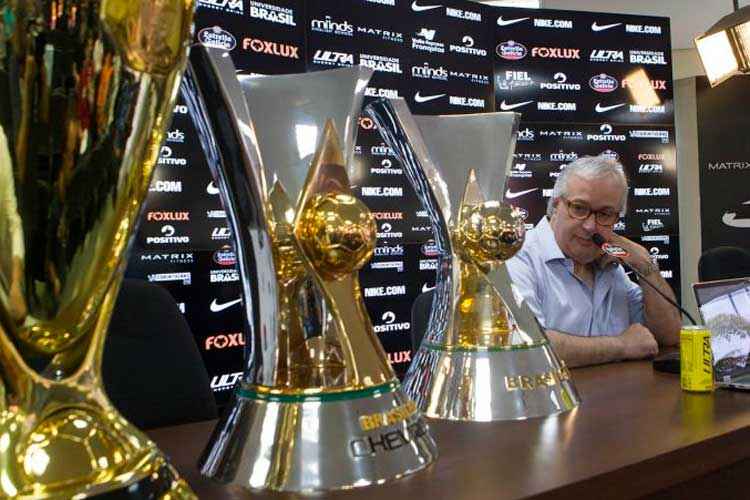 Roberto de Andrade confessou que gostaria de ver o atacante Dudu com a camisa alvinegra