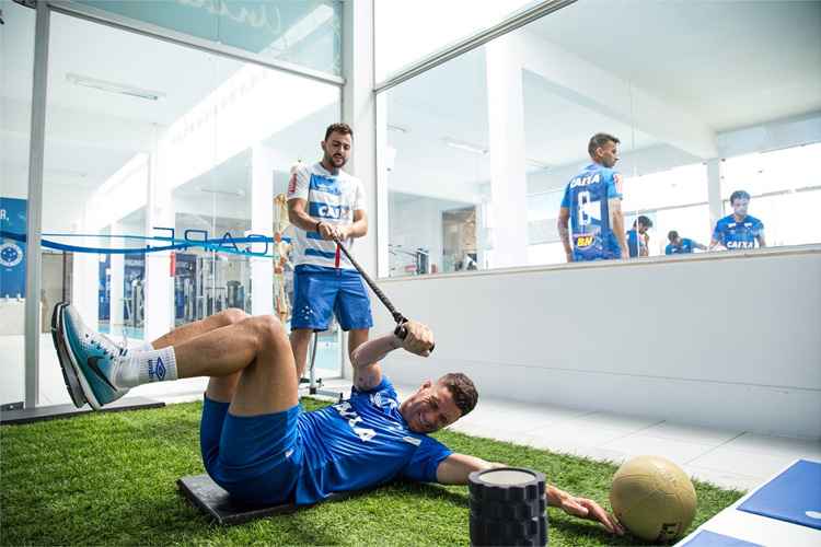 Thiago Neves passará por curta