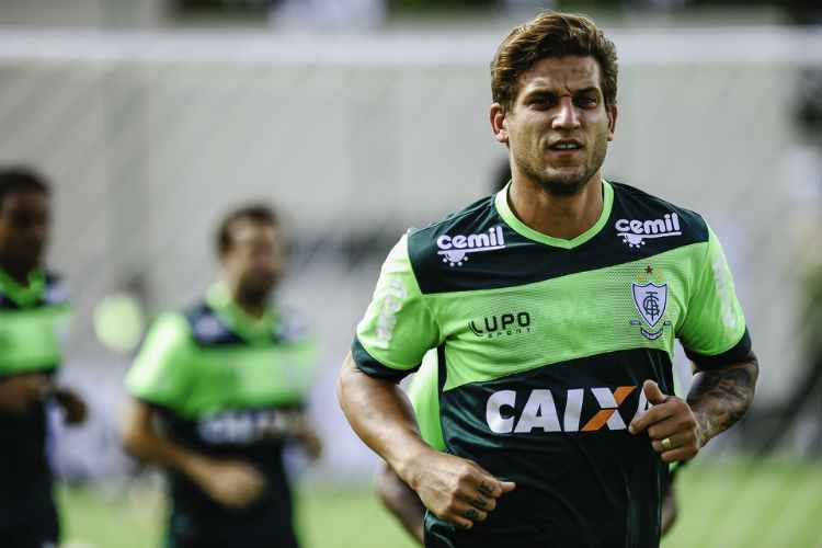 Rafael Moura chegou ao América para a temporada 2018 e ainda busca seu primeiro gol no clube