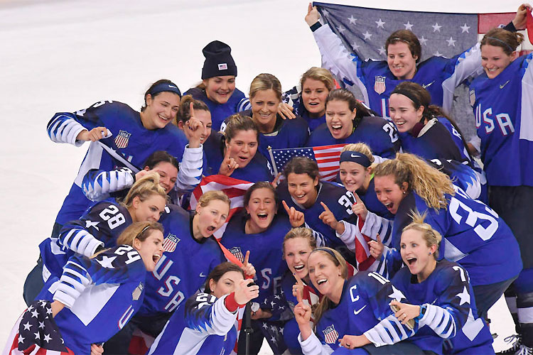 Time dos Estados Unidos fatura o ouro olímpico diante do Canadá e volta ao lugar mais alto do pódio