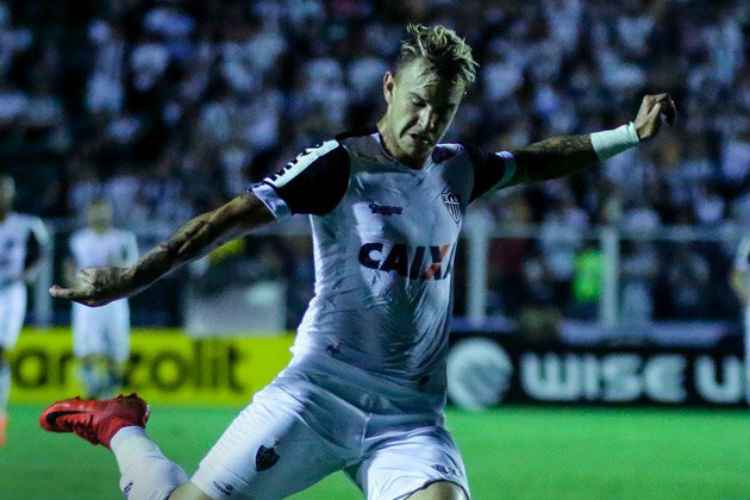 Róger Guedes reclamou ao ser substituído em duelo contra o Figueirense, pela Copa do Brasil