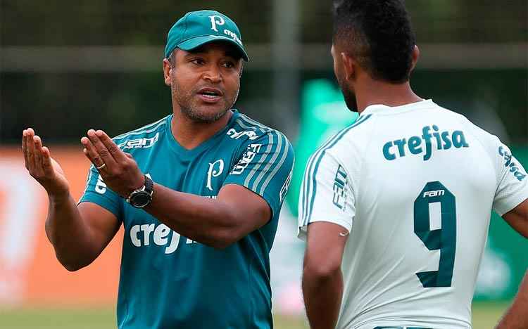 Roger Machado aposta alto em Borja para conseguir estrear com vitória na Copa Libertadores