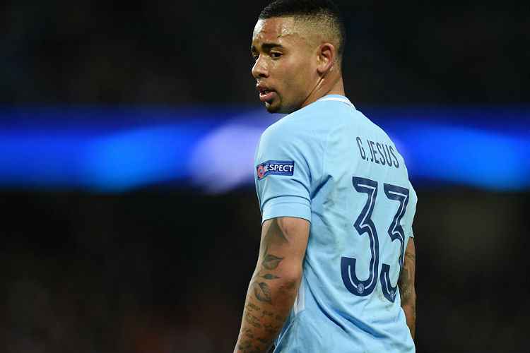 Gabriel Jesus voltou a balançar a rede depois de lesão e ganhou elogios de Pep Guardiola 