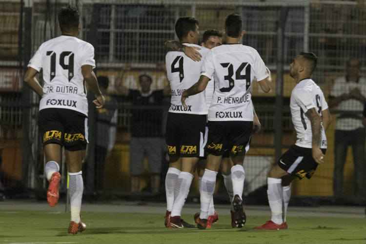 Confrontos com equipes de menor expressão têm causado preocupação ao técnico Fábio Carille e seus jogadores.