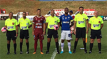 Dedé completou 300 jogos na carreira