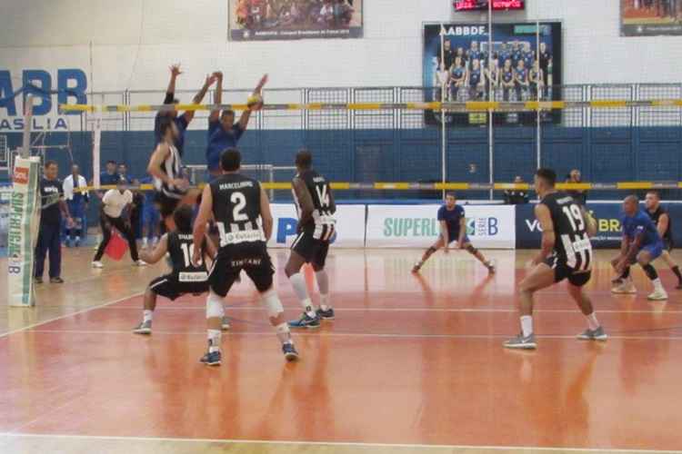 Upis e Botafogo voltam a se enfrentar na AABB, em Brasília