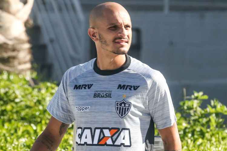 Peça-chave do sistema defensivo, Fábio Santos analisou a melhora do Atlético com Thiago Larghi