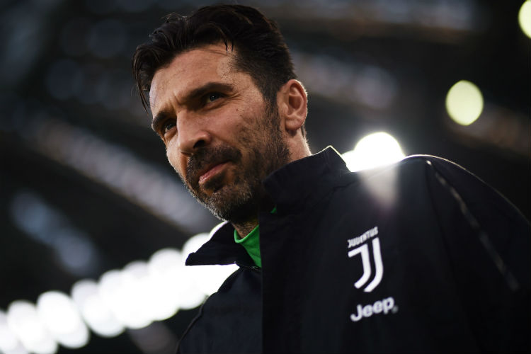 Buffon tinha chegado a anunciar que não vestiria mais a camisa da seleção após elminação da Copa