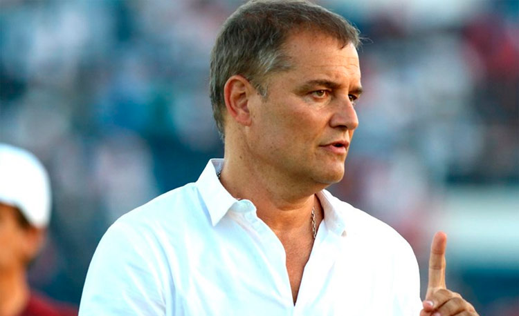 Diego Aguirre ainda busca soluções para problemas que já apareciam anteriormente no São Paulo