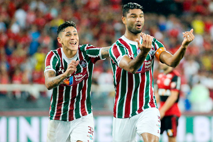 Gum comemora o gol do Fluminense, que sofreu o empate no fim e mesmo assim foi à final da Taça Rio