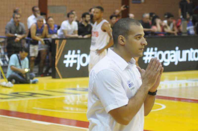 Bruno Savignani passou sete anos no time brasiliense, agora extinto: ele foi jogador,  auxiliar-técnico e treinador