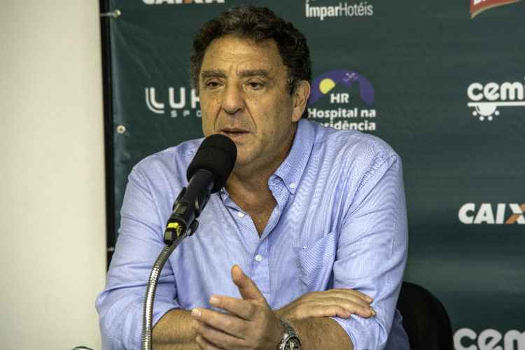 Salum voltou a protestar sobre a forma que a partida foi conduzida pela arbitragem contra o Atlético