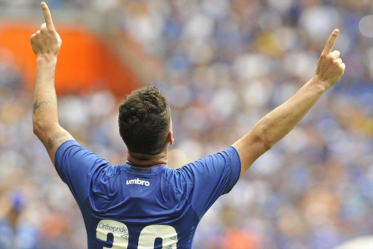 Thiago Neves comemorou seu terceiro gol na temporada em jogo diante do Tupi, neste domingo
