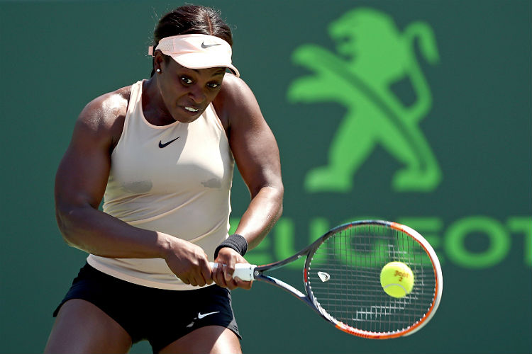 Sloane Stephens, campeã em Nova York no ano passado, impôs forte domínio logo no começo do jogo