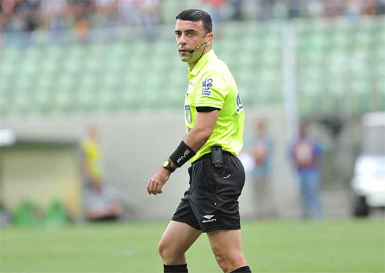 Igor Junio Benevenuto se veta em jogos do América, anuncia processos e rebate zagueiro do Coelho