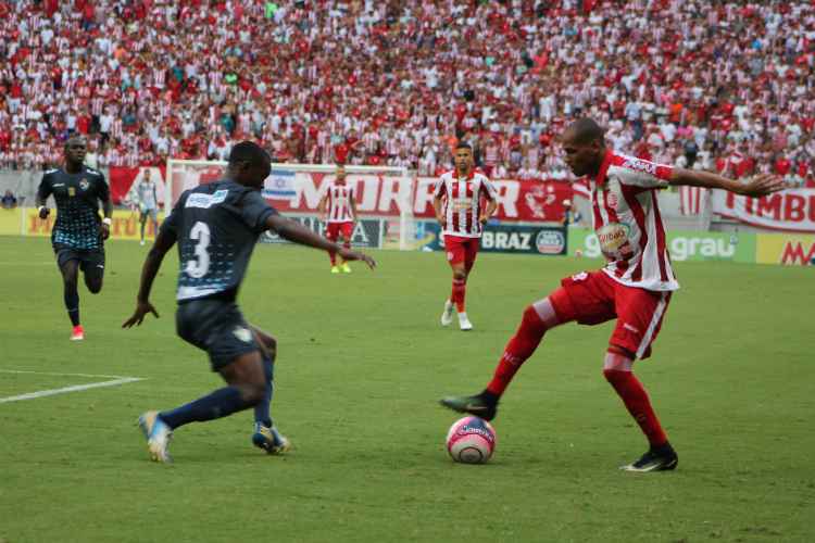 Técnico exaltou qualidade no drible do atacante e considerou seu estilo de jogo ousado