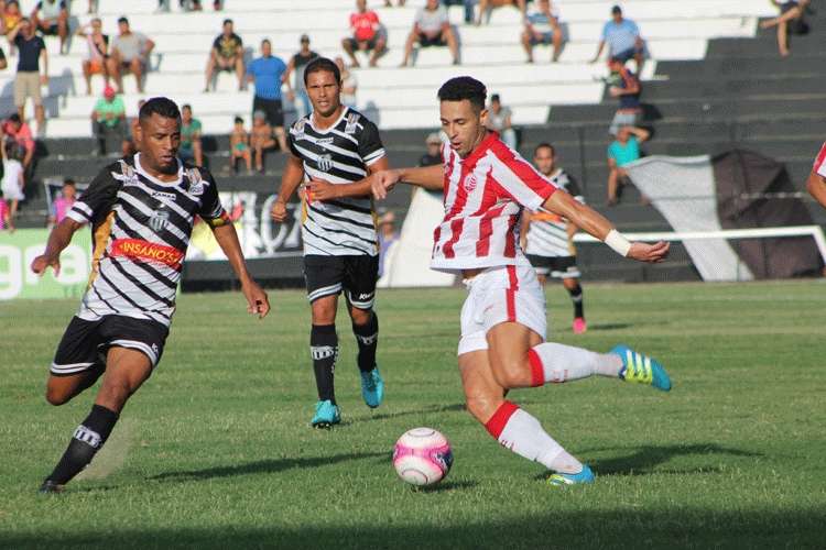 No primeiro jogo entre os dois times no ano, válido ainda pela 2ª rodada, deu Central: 3 a 0