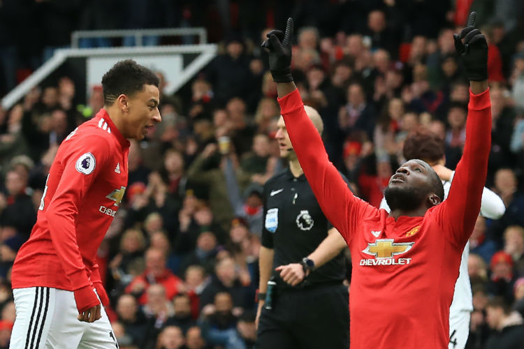 Lukaku marcou o seu centésimo gol em jogos pelo Campeonato Inglês