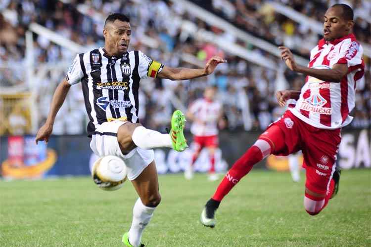 Diante de um estádio lotado, Central e Náutico travaram um duelo bastante disputado em Caruaru