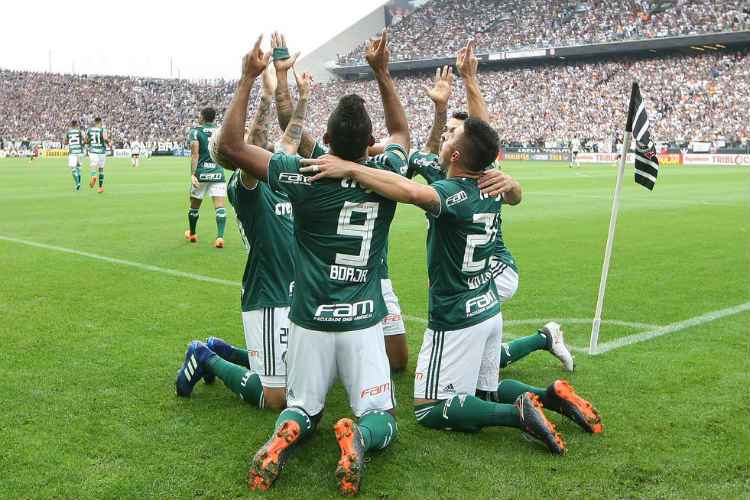 Em um período de 15 dias, o Palmeiras disputou três jogos: dois contra o Santos e um contra o Corinthians
