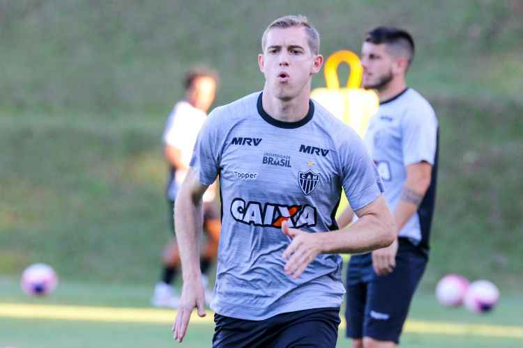 Destaque do Atlético nos últimos jogos, Adilson não foi relacionado para o jogo da Copa do Brasil