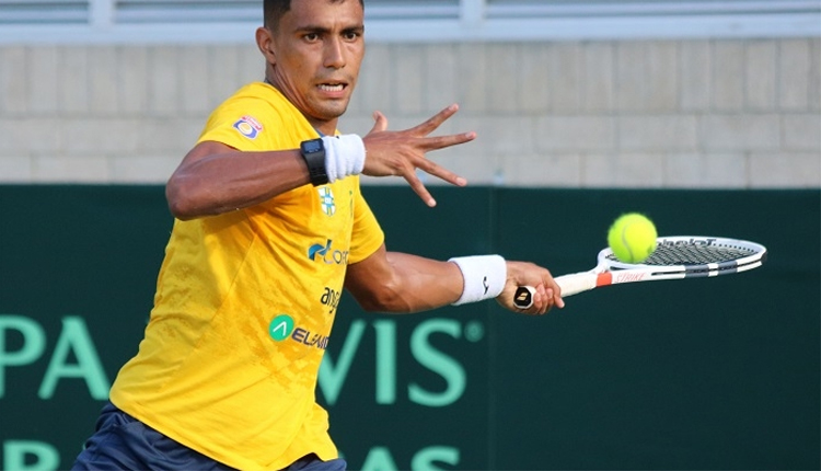 Na quadra dura do Parque Distrital de Raquetas, Monteiro deu poucas chances a Giraldo