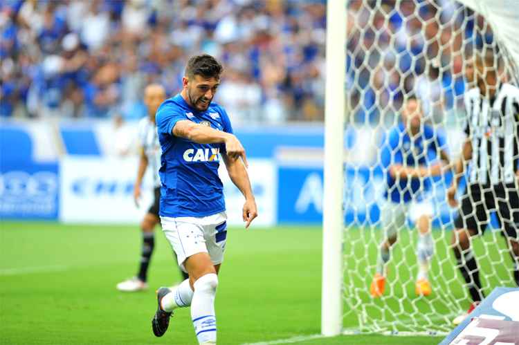 Meia-atacante Arrascaeta está perto de se tornar o maior artilheiro do Cruzeiro no novo Mineirão