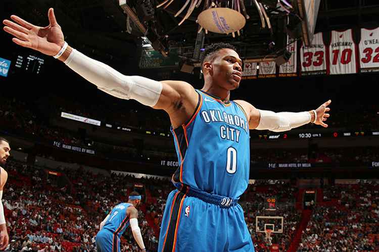 Westbrook brilhou em classificação do Thunder com 25º triple-double na temporada