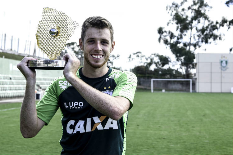 Aylon foi premiado por ter sido artilheiro do Campeonato Mineiro, ao lado de Ricardo Oliveira, do Galo