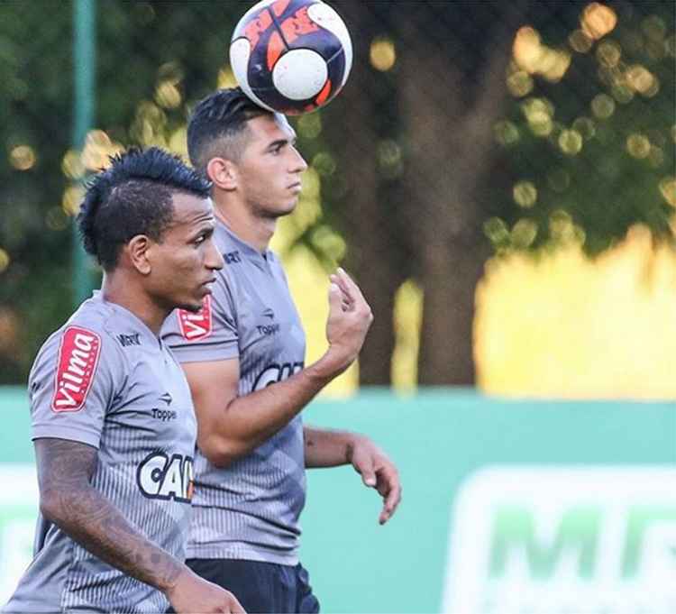 Danilo Barcelos disse que atacou Edilson no Instagram no intuito de defender o amigo Otero